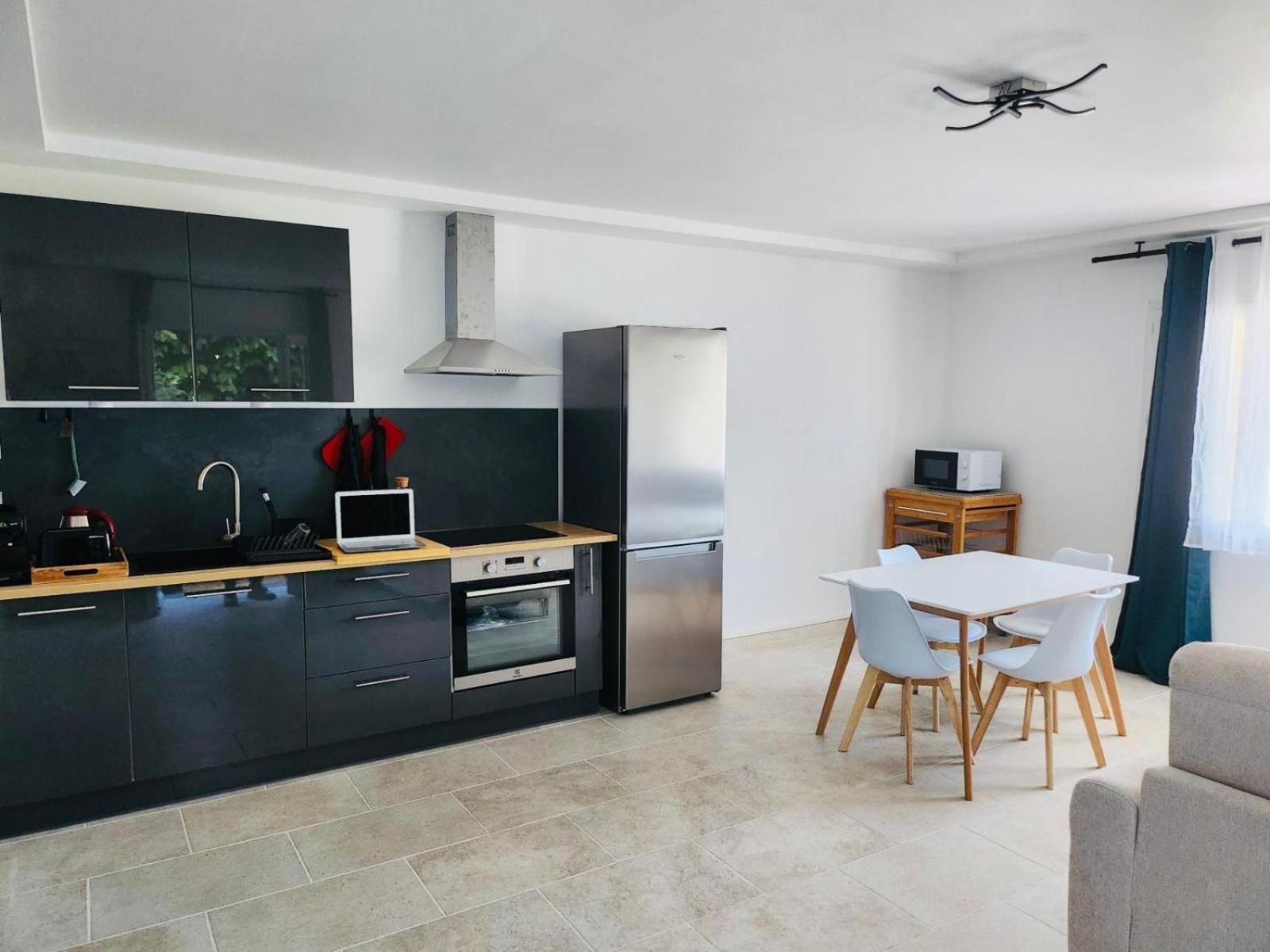 Appartement Paisible Pour 4 Personnes Montpellier Exterior photo